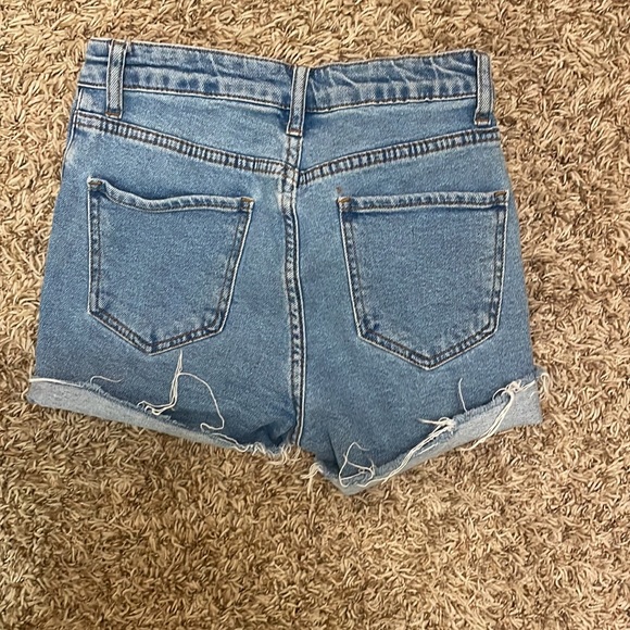 song medium wash jean shorts size 0 - Picture 3 of 3